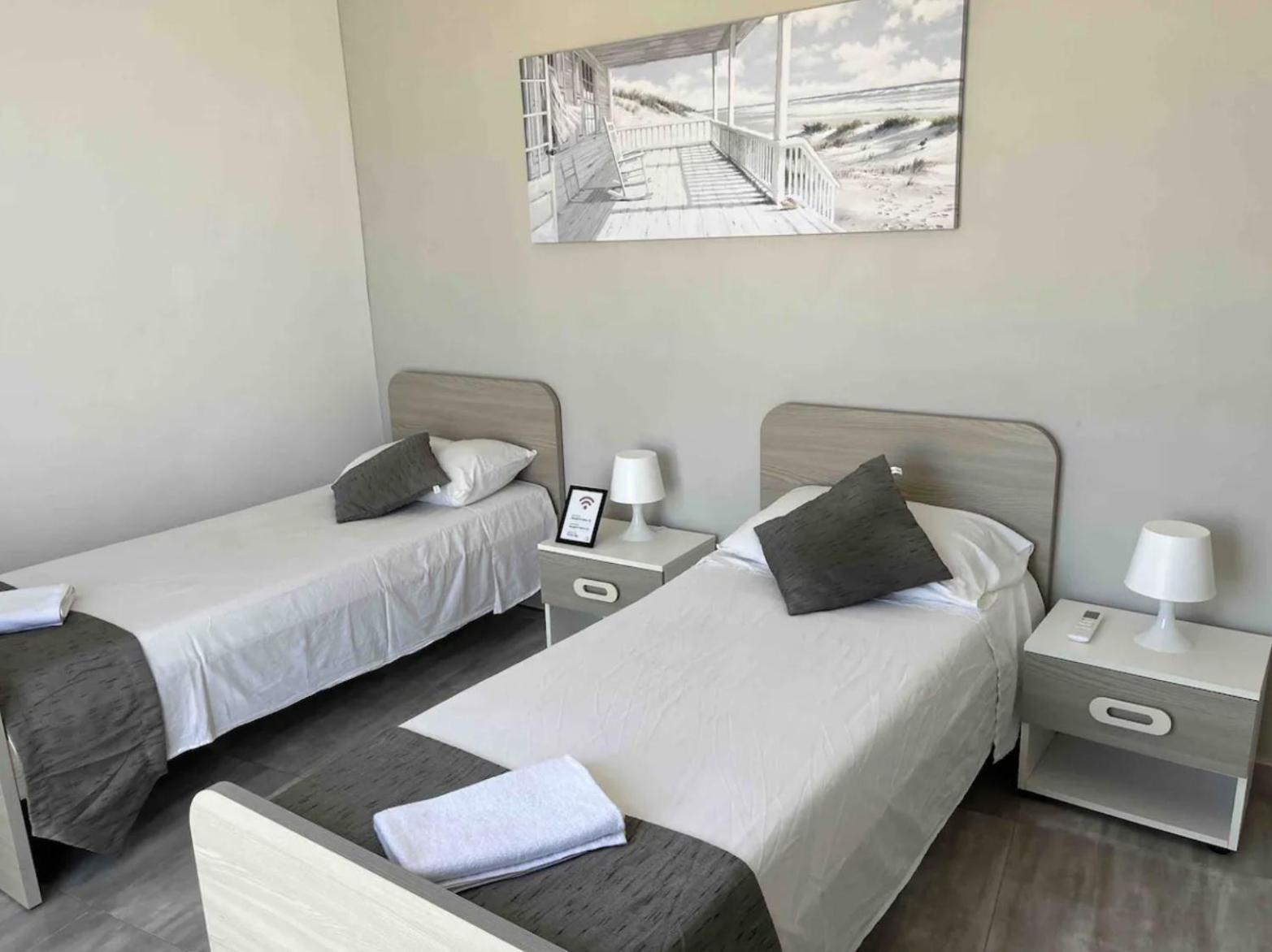 F12 Room 1, Private Room Two Single Beds Shared Bathroom In Shared Flat Мсида Экстерьер фото