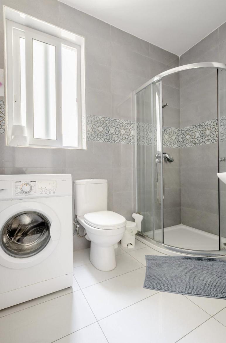 F12 Room 1, Private Room Two Single Beds Shared Bathroom In Shared Flat Мсида Экстерьер фото