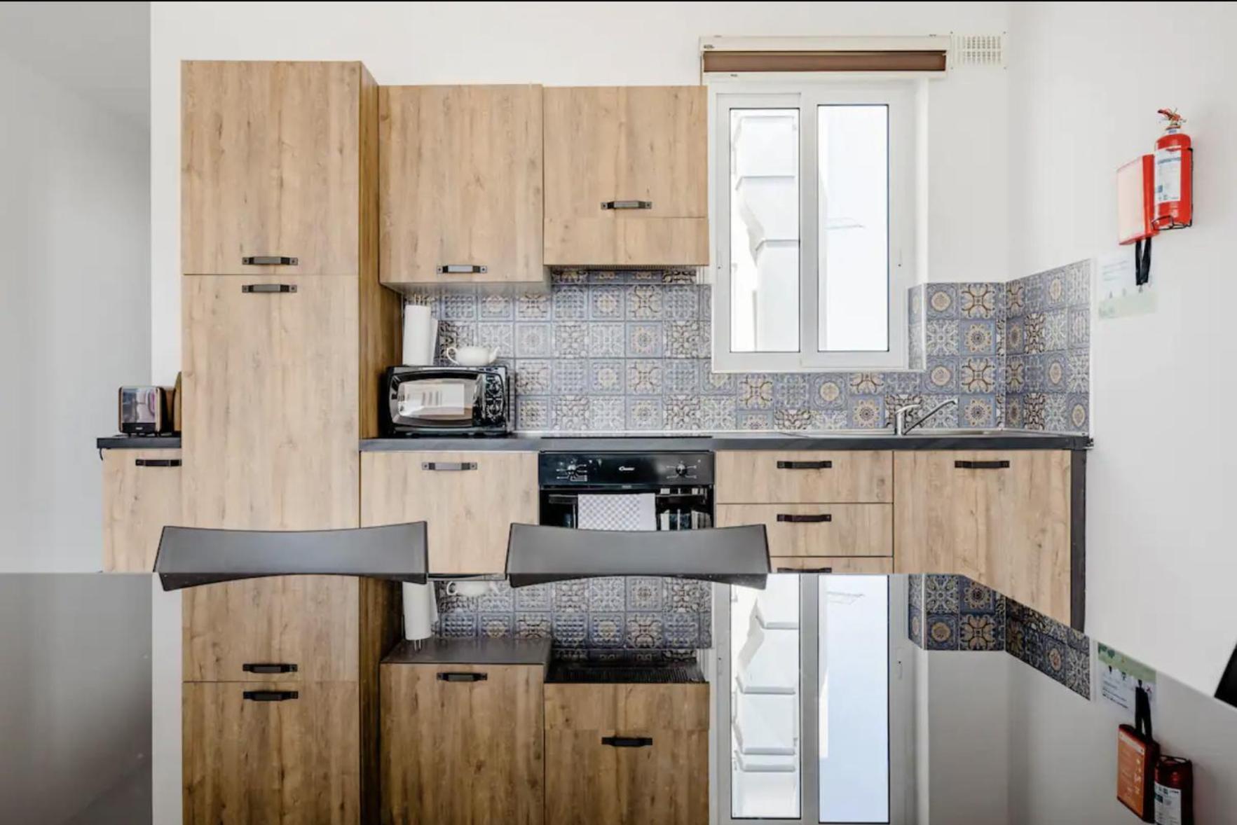 F12 Room 1, Private Room Two Single Beds Shared Bathroom In Shared Flat Мсида Экстерьер фото